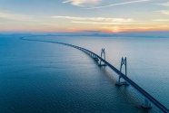 新中国峥嵘岁月 | 一桥连三地 天堑变通途——港珠澳大桥通车